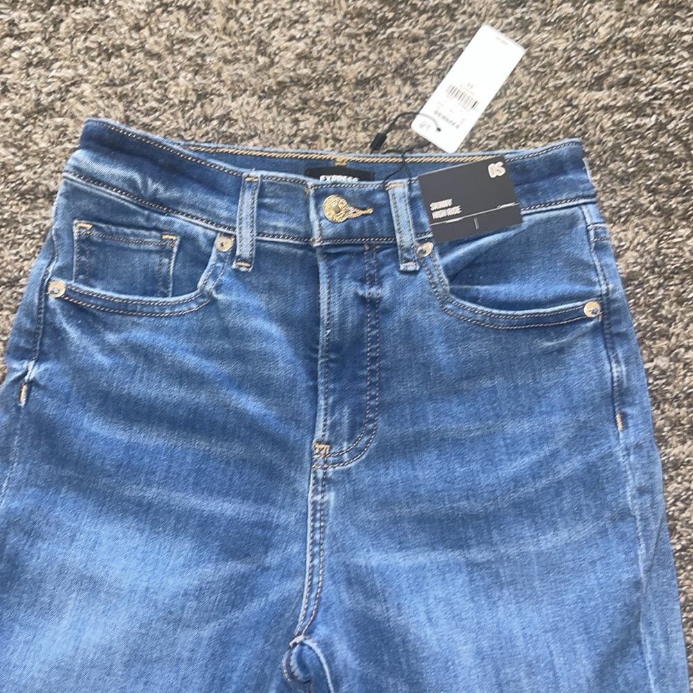 Express Skinny High Rise 0 Short - Picture 2 of 3